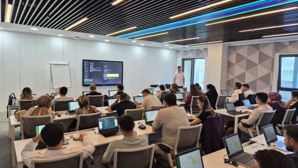 Hizmet içi Eğitim Planı kapsamında Uygulamalı Office Programları ve Etkili Sunum Teknikleri Eğitimi gerçekleştirilmektedir.