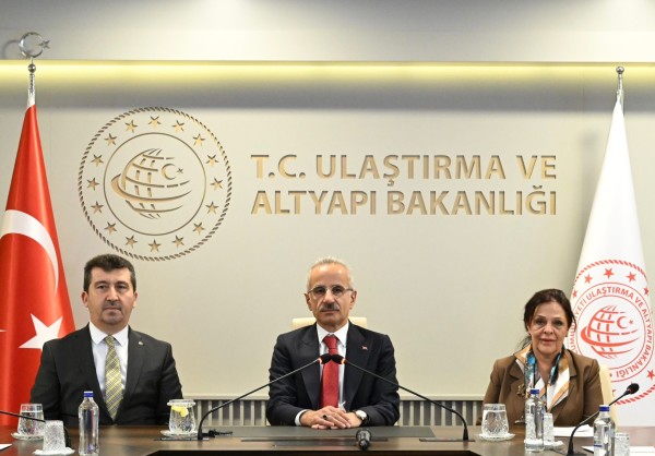 Ulaştırma ve Altyapı Bakanlığı ile Ankara Sosyal Bilimler Üniversitesi Lisansüstü Eğitim İş Birliği Protokolü İmzalandı